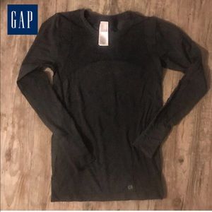 Gap fit Athletic Top